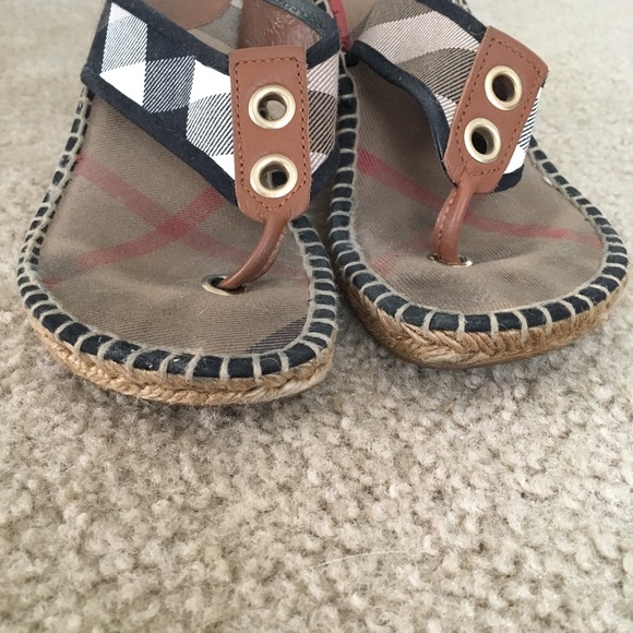 Burberry T Strap Sandal Wedges - Picture 8 of 8